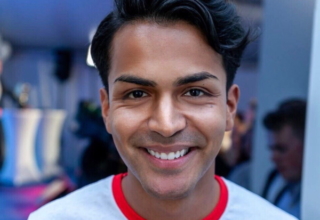 Harry dating 32 år gammal